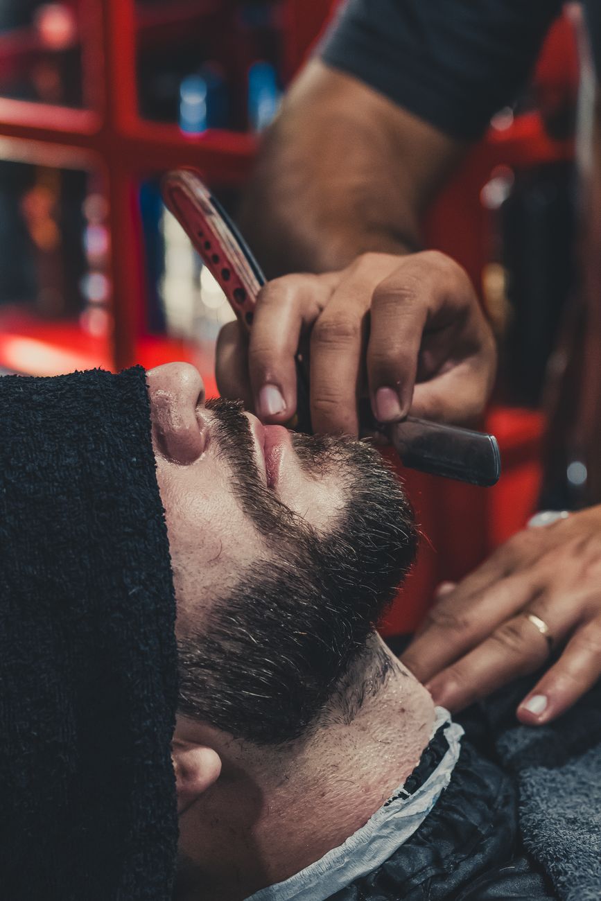 Beard trim and outline sculpting